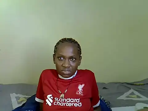 Pearl_petite webcam