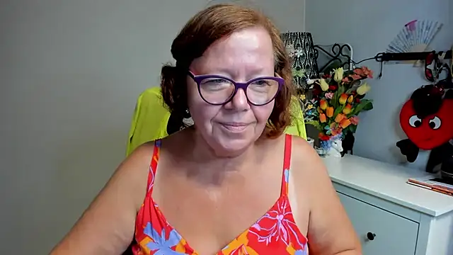 Adelewildx live cam on StripChat