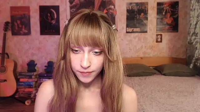 Friendly_Ellie live cam on StripChat