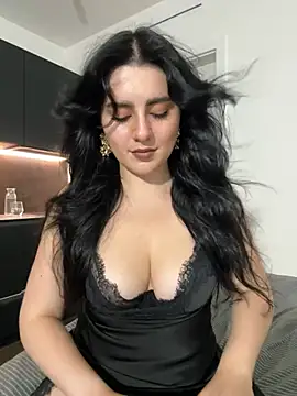 Evelyn___Sweet live cam on StripChat