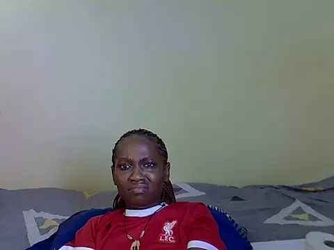 Pearl_petite webcam