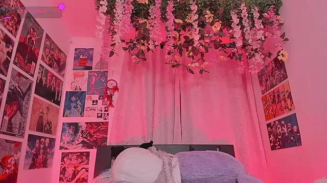 MissCurvyTop webcam