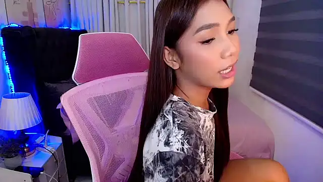 fuckingnaughtyjade live cam