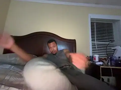 Charmingswoleking webcam