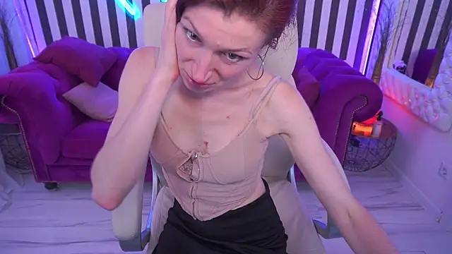 AmiraGoldd webcam