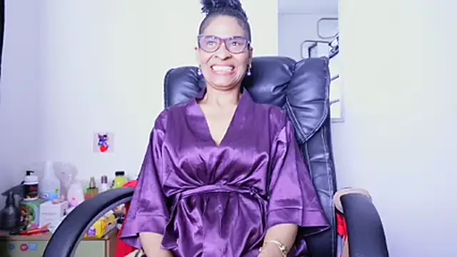 Aries_Mature webcam