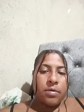 Giselabrunette25 webcam