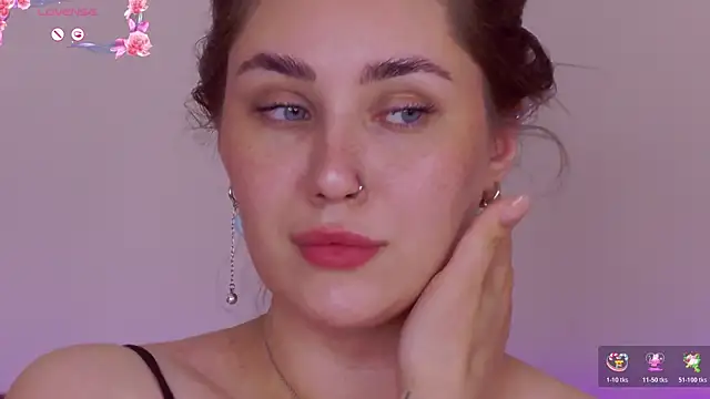 KiraBarlows webcam