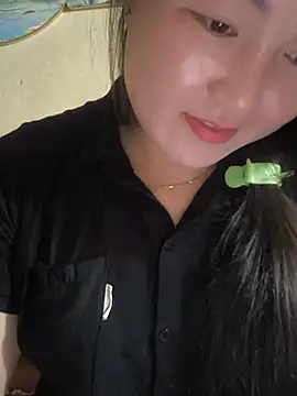 MayEva_ly webcam