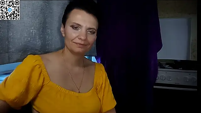 HotMamaQueen234 webcam