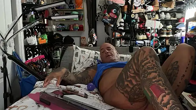 lovetatts64 webcam