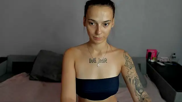 AnnaMized webcam