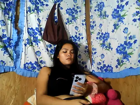 PinaySkinnyJust18 webcam