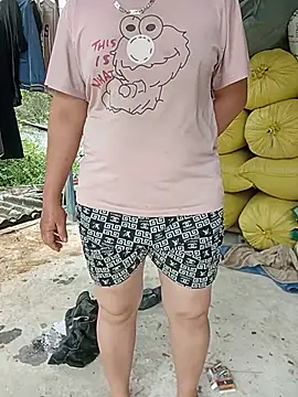 tuyet-nhi webcam