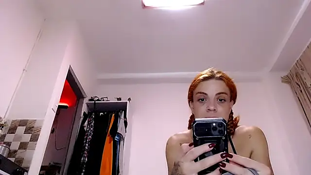 saara_johnson496 webcam