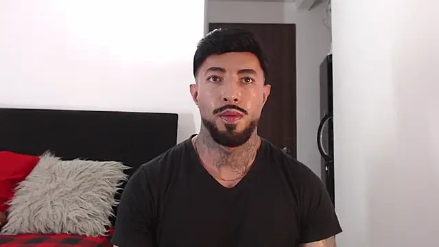 andrea_de_lucaa webcam