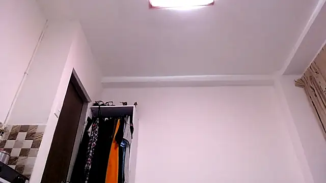 モデル: saara_johnson496