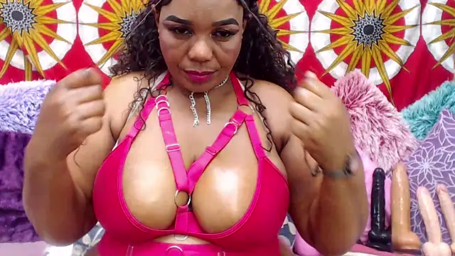 MATURExxxASS webcam