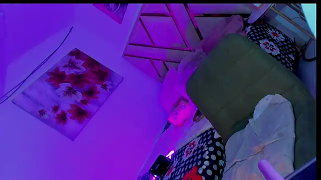 EbonyWildYou webcam