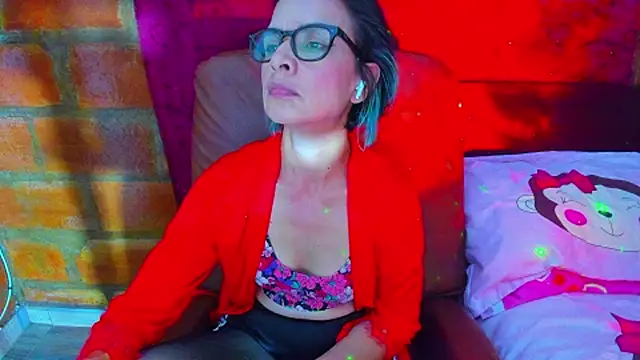 BrianaGarner webcam