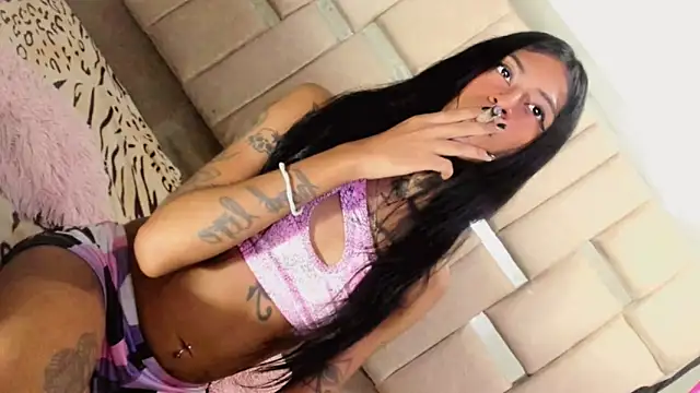 6sexybitchdirty66x live cam on StripChat