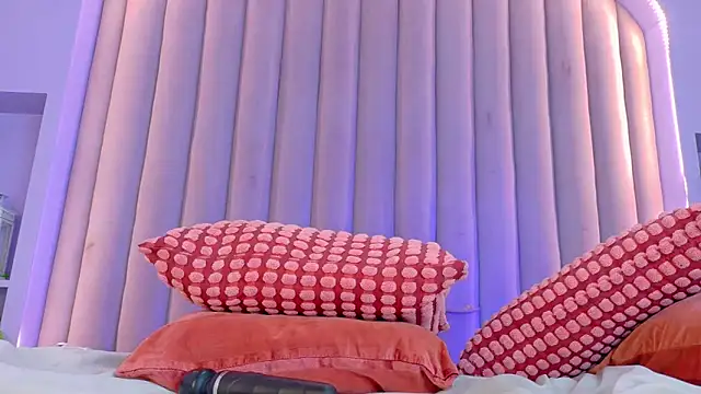 Meganlove__ webcam