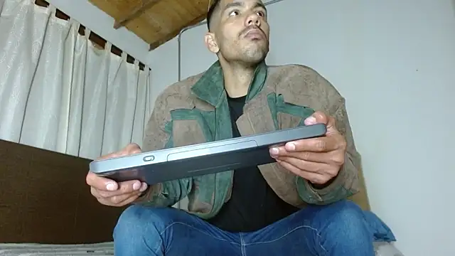 johanylatino (Ask my age) - Cum goal 