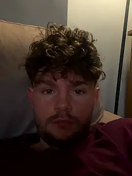 ronnie153 (M young) - 💦 vid to tippers over 50 tokens