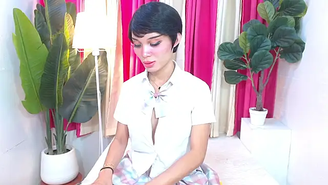 Notaestheticallykylinee webcam