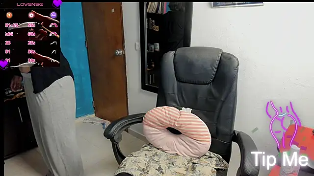 peanut_tangerine live cam on StripChat