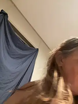 Roxie6989 webcam