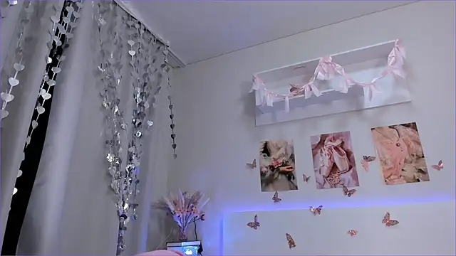Milly_Lane webcam