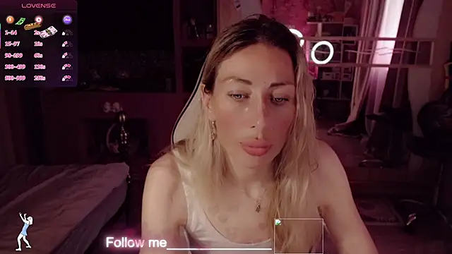 AnnieGOld_ webcam