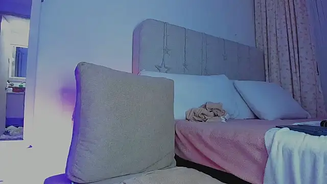 TheGloriousSophie webcam