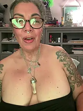 dieseldame1313 webcam