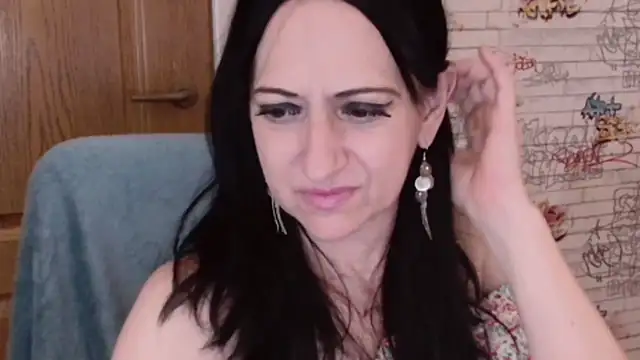 DebraMilf webcam