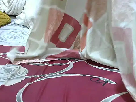 sweet_veebouset live cam on StripChat