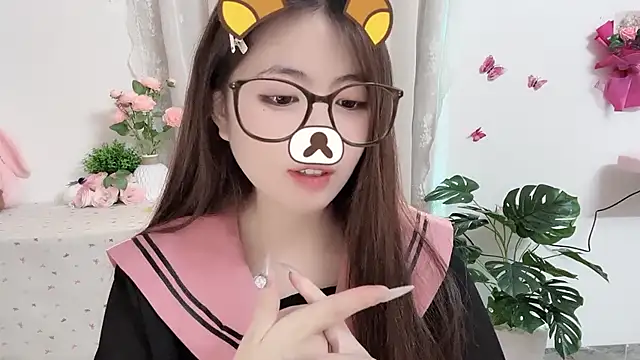 mij-uwuu - MIJ-Uwuu's free webcam