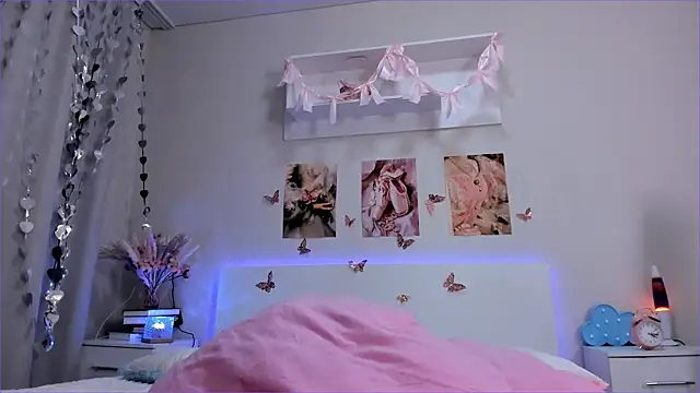 Milly_Lane webcam