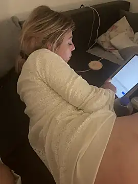 Napalonablondi98 webcam