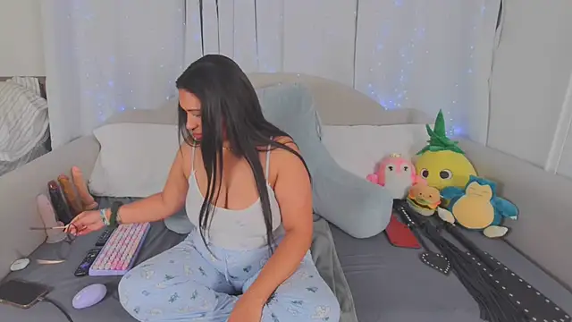 MeghanXO webcam