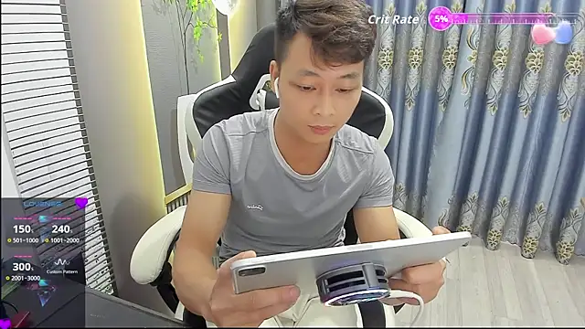 Naughty___asian webcam