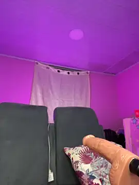 LunaaRosse webcam