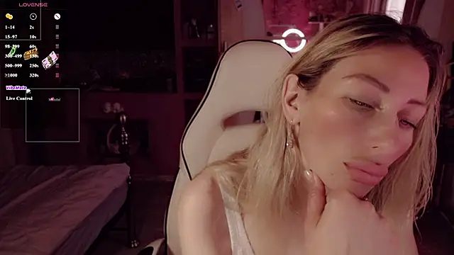 AnnieGOld_ webcam