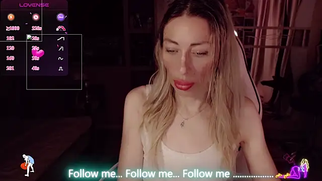 AnnieGOld_ webcam