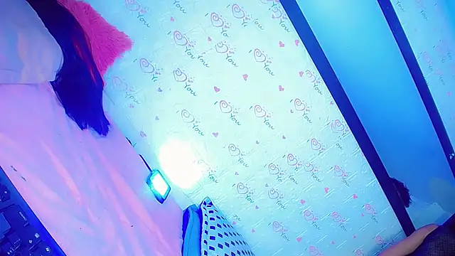 SamiraHot1 live cam on StripChat
