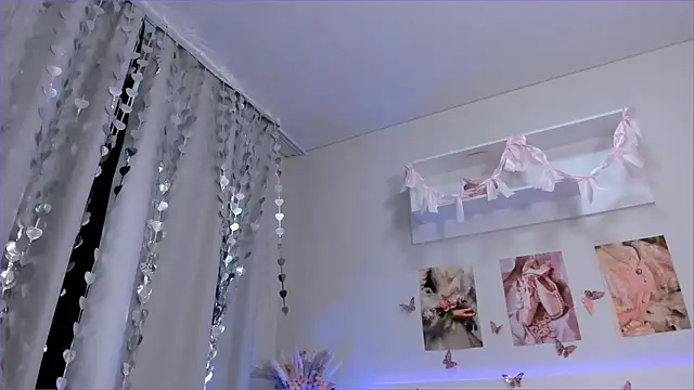 Milly_Lane webcam