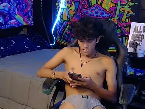 hugekenbigcock webcam