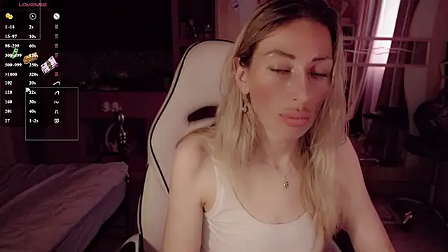 AnnieGOld_ webcam