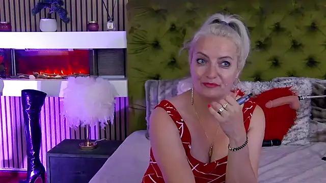 LadyTouch live cam on StripChat
